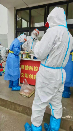 疫情當(dāng)下顯擔(dān)當(dāng)(圖7) 疫情當(dāng)下顯擔(dān)當(dāng)(圖7)